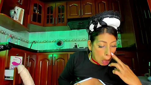 LaureenHills online show from 26, 2, 2025