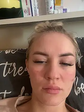 DreamGirl-777 online show from 25, 1, 2025