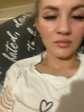 DreamGirl-777 online show from 1, 2, 2025