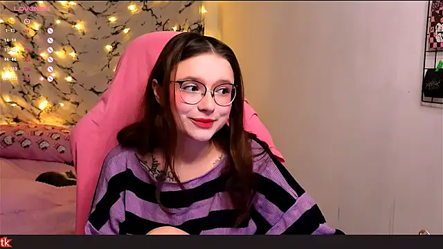 Snapshot of me__hanna chatting on 15, 1, 2025 me hanna online show from 15, 1, 2025