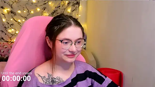 Snapshot of me__hanna chatting on 21, 1, 2025 me hanna online show from 21, 1, 2025