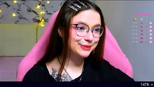 Snapshot of me__hanna chatting on 9, 3, 2025 me hanna online show from 9, 3, 2025