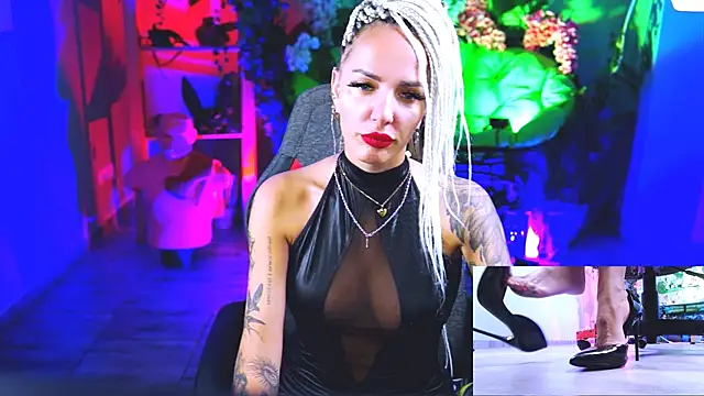 MonicaMaxwel online show from 15, 9, 2025