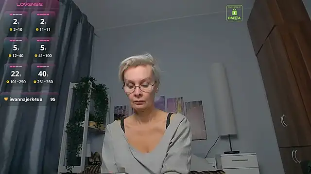 HelgaHimmell online show from 5, 2, 2025