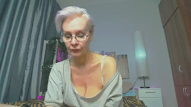 HelgaHimmell online show from 28, 2, 2025