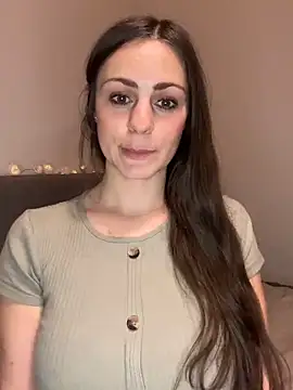 Loella-Rose online show from 1, 1, 2025