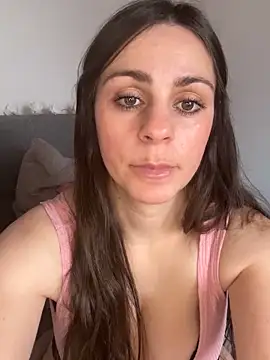 Loella-Rose online show from 30, 1, 2025