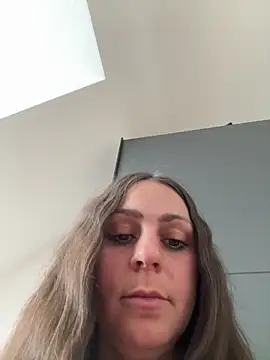 Loella-Rose online show from 7, 5, 2026
