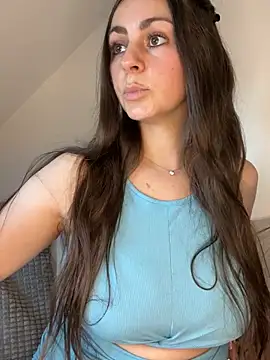 Snapshot of Loella-Rose chatting on 10, 7, 2026 Loella-Rose online show from 10, 7, 2026