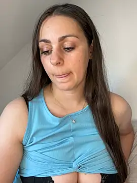 Snapshot of Loella-Rose chatting on 12, 7, 2026 Loella-Rose online show from 12, 7, 2026