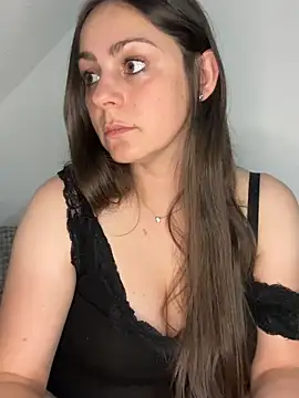 Snapshot of Loella-Rose chatting on 26, 7, 2026 Loella-Rose online show from 26, 7, 2026