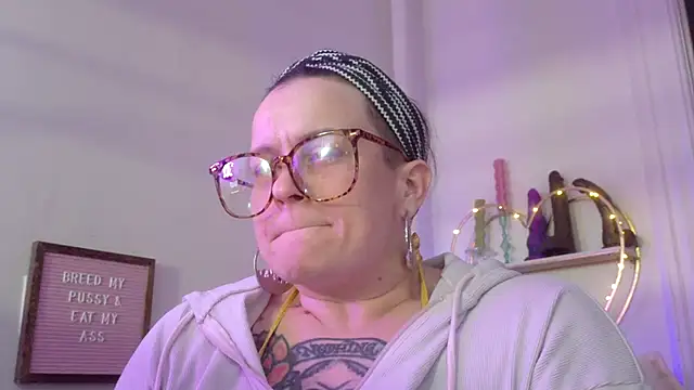 quinnmariexo online show from 7, 3, 2026