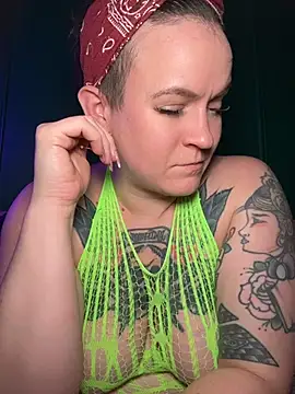 quinnmariexo online show from 4, 6, 2026