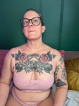quinnmariexo online show from 9, 6, 2026