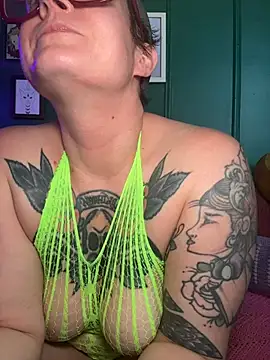 quinnmariexo online show from 4, 8, 2026