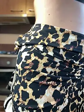 Hotmomcheckk  online show from 13, 2, 2025