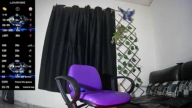 Snapshot of vale_bunny23 chatting on 31, 10, 2025 vale bunny23 online show from 31, 10, 2025