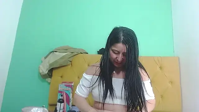 agathacorlincm101 online show from 17, 1, 2025