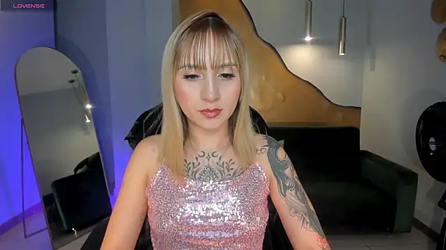 Snapshot of MollySundersX chatting on 13, 5, 2026 MollySundersX online show from 13, 5, 2026