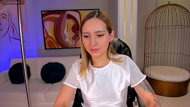 Snapshot of MollySundersX chatting on 16, 6, 2026 MollySundersX online show from 16, 6, 2026