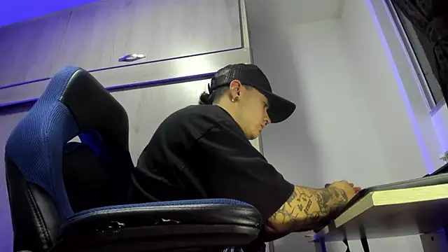 male pussy online show from 18, 12, 2025