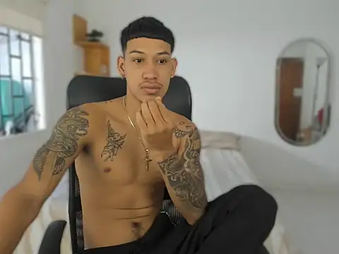 Snapshot of slim_master12 chatting on 24, 9, 2025 slim master12 online show from 24, 9, 2025