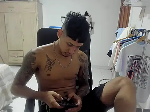 Snapshot of slim_master12 chatting on 15, 12, 2025 slim master12 online show from 15, 12, 2025