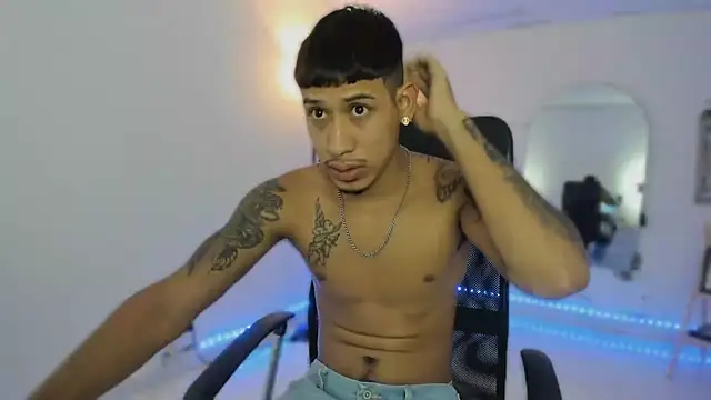 Snapshot of slim_master12 chatting on 17, 12, 2025 slim master12 online show from 17, 12, 2025