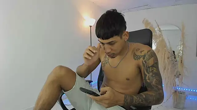 Snapshot of slim_master12 chatting on 22, 12, 2025 slim master12 online show from 22, 12, 2025