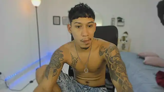 Snapshot of slim_master12 chatting on 8, 1, 2026 slim master12 online show from 8, 1, 2026