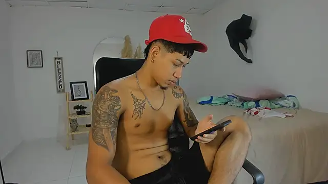 Snapshot of slim_master12 chatting on 1, 3, 2026 slim master12 online show from 1, 3, 2026