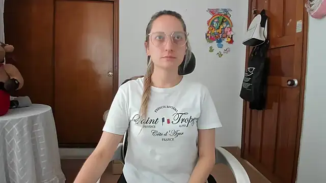 Adele johnsonn1 online show from 12, 6, 2026