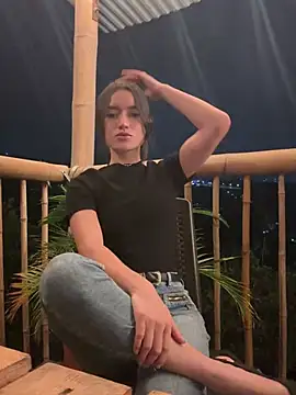 SaraWilliamss  online show from 15, 12, 2024