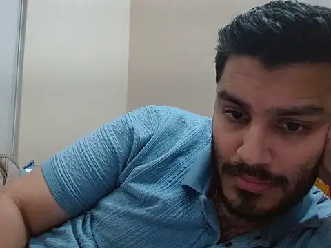 Snapshot of robintoit chatting on 4, 4, 2026 robintoit online show from 4, 4, 2026