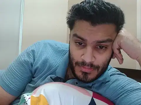 Snapshot of robintoit chatting on 5, 4, 2026 robintoit online show from 5, 4, 2026