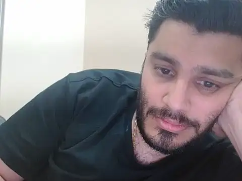 Snapshot of robintoit chatting on 8, 4, 2026 robintoit online show from 8, 4, 2026