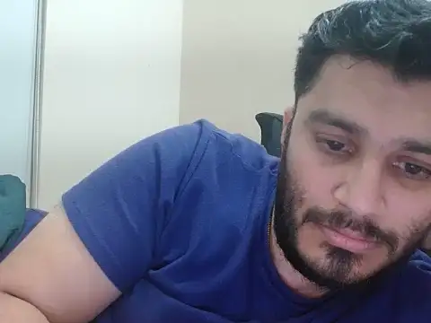 Snapshot of robintoit chatting on 9, 4, 2026 robintoit online show from 9, 4, 2026