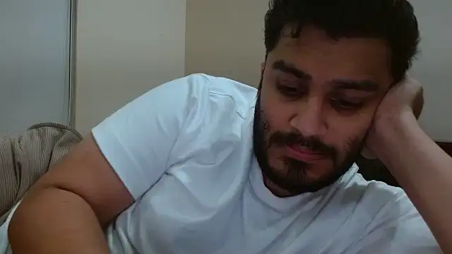 Snapshot of robintoit chatting on 11, 4, 2026 robintoit online show from 11, 4, 2026