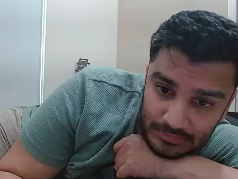 Snapshot of robintoit chatting on 1, 5, 2026 robintoit online show from 1, 5, 2026