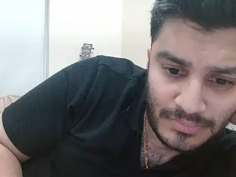 Snapshot of robintoit chatting on 5, 5, 2026 robintoit online show from 5, 5, 2026