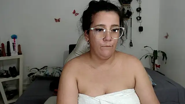 mom hot   online show from 8, 10, 2025
