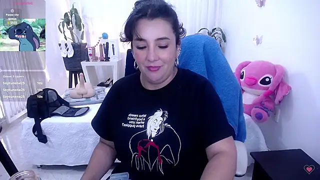 mom hot   online show from 5, 7, 2026