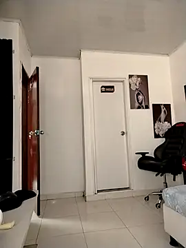 Natasha milf   online show from 2, 5, 2026