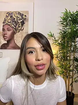 Snapshot of _laura_02 chatting on 26, 1, 2025 laura 02 online show from 26, 1, 2025