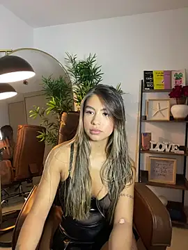 Snapshot of _laura_02 chatting on 19, 3, 2025 laura 02 online show from 19, 3, 2025