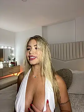 Snapshot of _laura_02 chatting on 13, 1, 2026 laura 02 online show from 13, 1, 2026