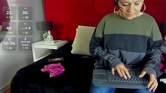 hanny milf online show from 13, 3, 2025