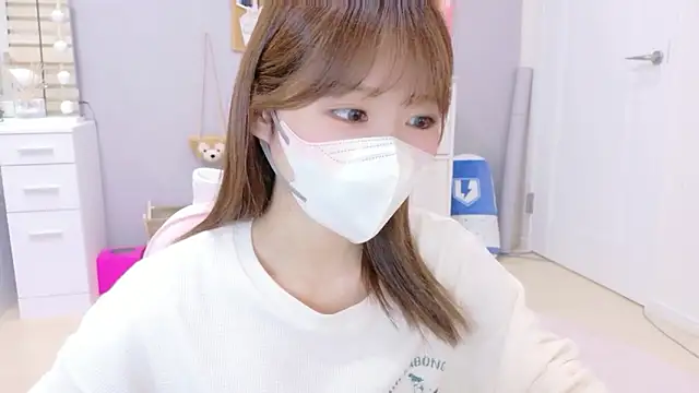 Yui-Ch online show from 6, 10, 2025