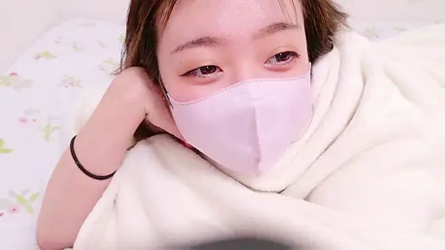 Snapshot of ayu_yu_xo chatting on 12, 3, 2025 ayu yu xo online show from 12, 3, 2025