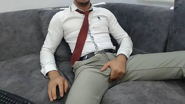 Naughtb0y online show from 5, 8, 2026